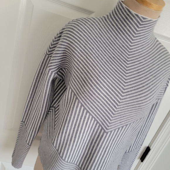 2/$20 Cynthia Rowley Striped Mick Neck Sweater S - Picture 2 of 13